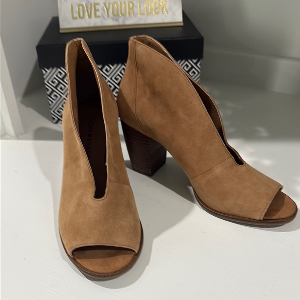 Elegant Tan Women's Peep-Toe Heels